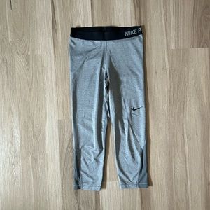 nike cropped leggings